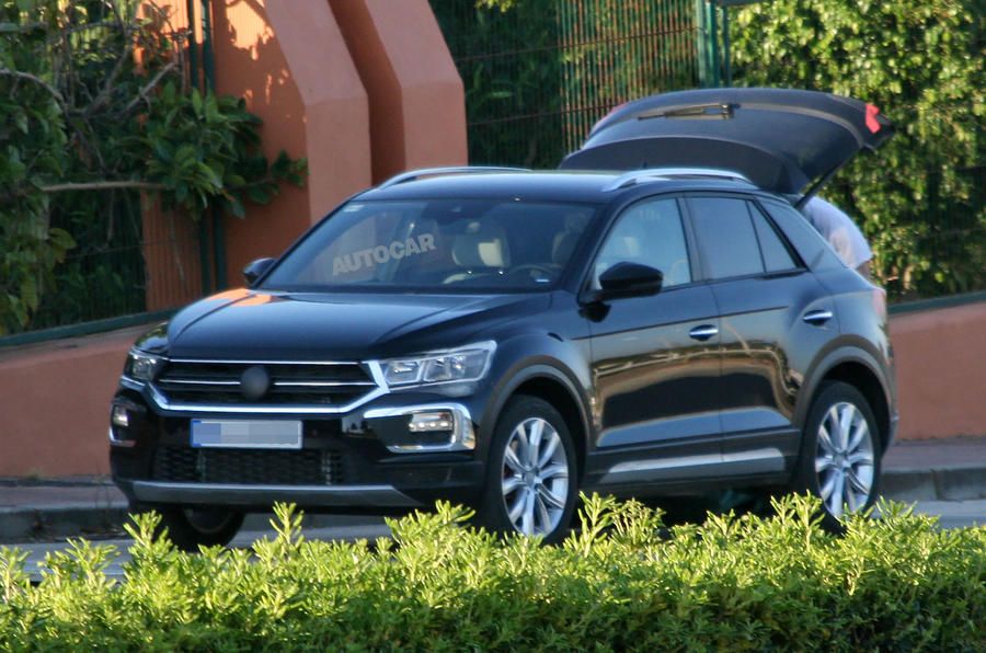 Primeras imágenes del Volkswagen T-Roc. Un todocamino compacto que llegará con versiones híbrida enchufable y eléctrica