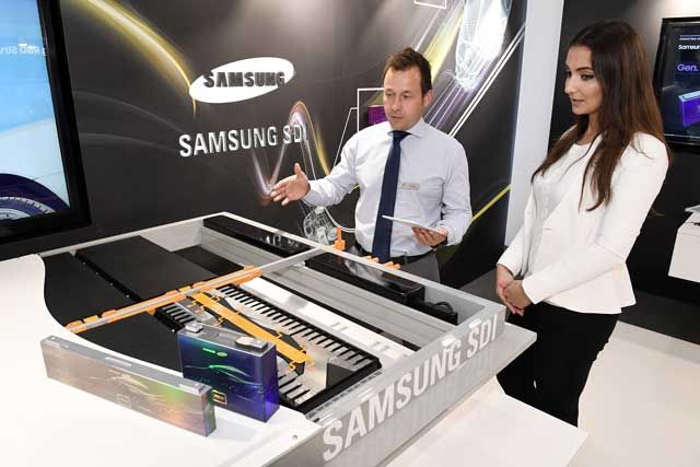 Samsung presenta una nueva batería para coches eléctricos. Más pequeña, mas ligera, más económica y con más capacidad