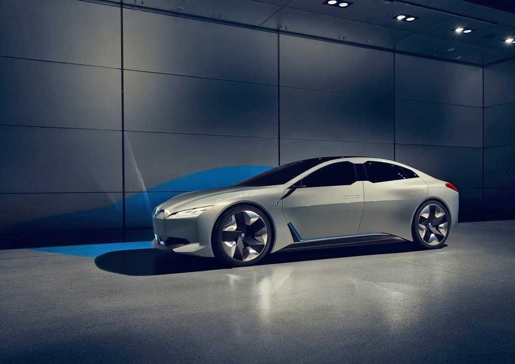 BMW invierte 200 millones de euros en un centro de investigación de baterías. Objetivo, alcanzar los 700 kilómetros de autonomía en 2021