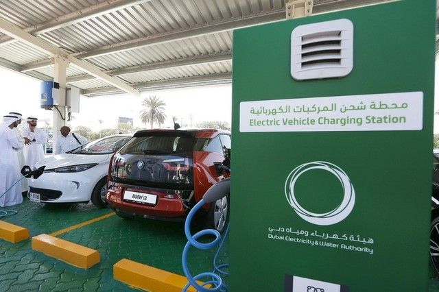 Hasta Dubai ofrece parking y recarga gratuita para los coches eléctricos