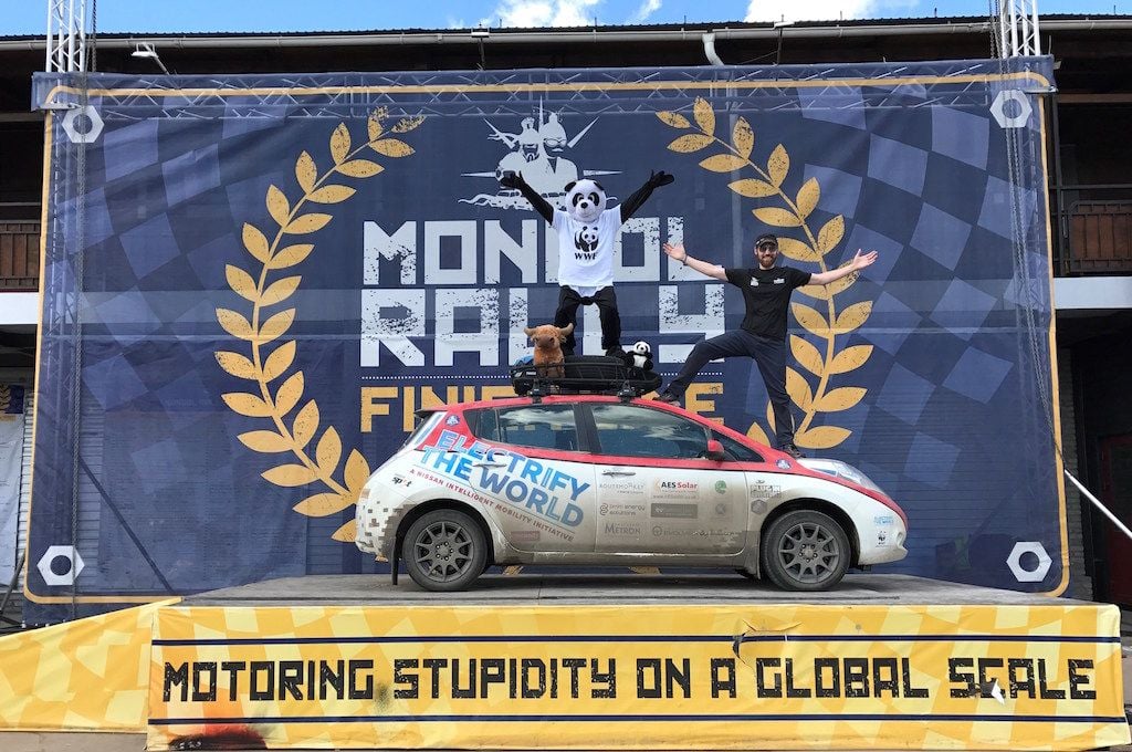 Plug In Adventures: primer equipo en completar el Mongol Rally en un Nissan LEAF