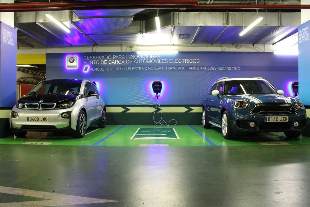 BMW y El Corte Inglés apoyan el coche eléctrico instalando puntos de recarga en varios centros comerciales de Madrid