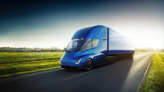 ¿Cuál es la capacidad de la batería del Tesla Semi?