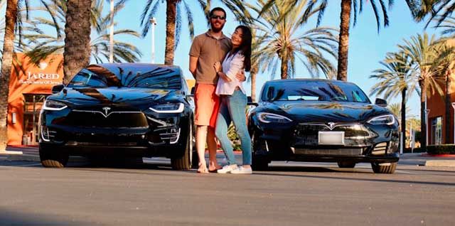 A esta pareja sus dos Tesla le salen gratis gracias a Turo, la empresa que permite alquilar coches entre particulares