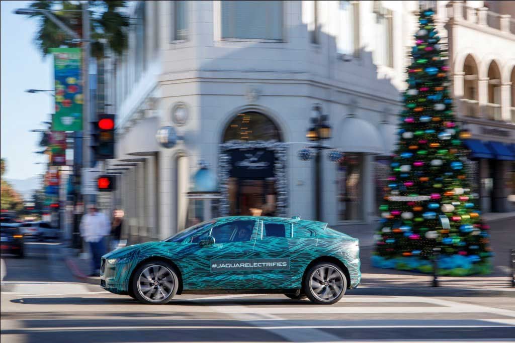 Jaguar ya tiene una flota de 200 i-Pace ensamblados para pruebas. Autonomía real de más de 320 kilómetros