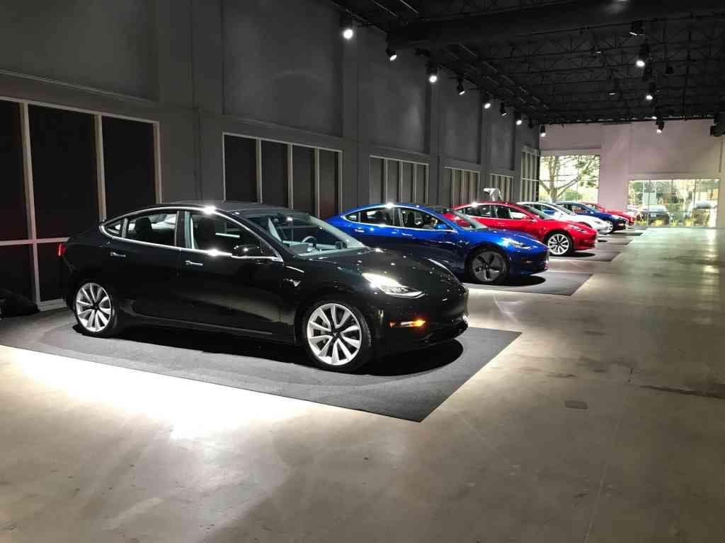 Tesla envía un correo avisando de un retraso en las entregas del Model 3 en Europa