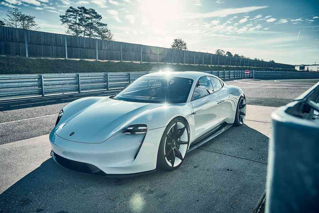 El Porsche Mission-e tendrá un precio desde 90.000 euros y hasta tres versiones diferentes