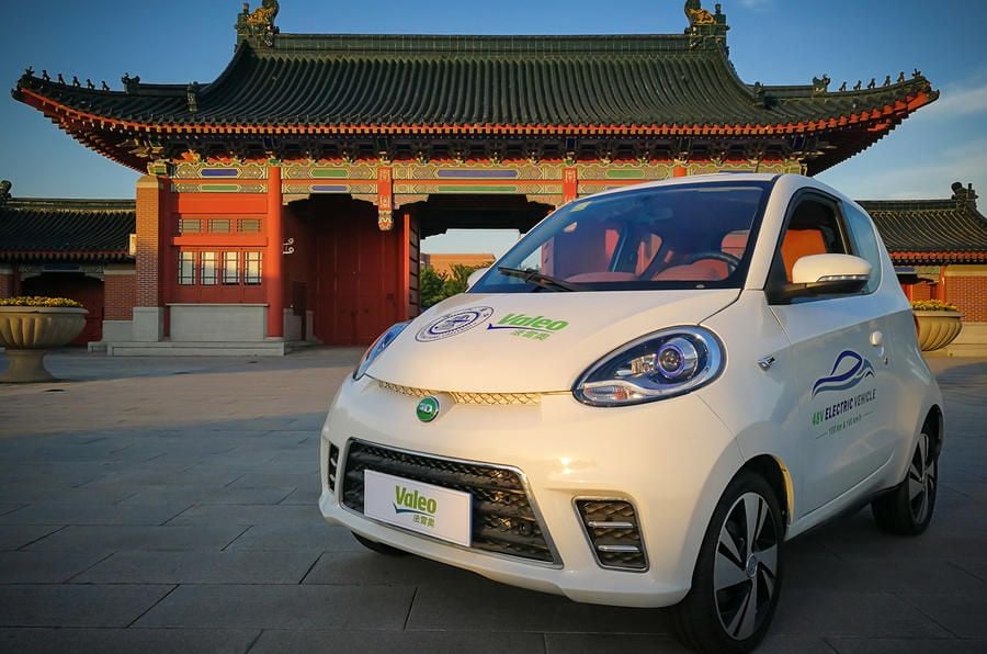 Valeo desarrolla un coche eléctrico económico. Sistema de 48V, 100 kilómetros de autonomía y 7.500 euros de precio