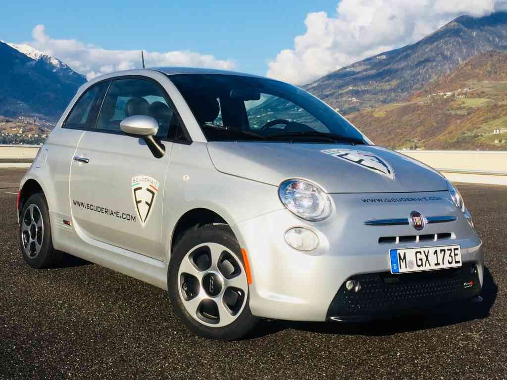 El FIAT 500e de Scuderia-e logra cubrir 300 kilómetros con una carga a una velocidad media de 100 km/h