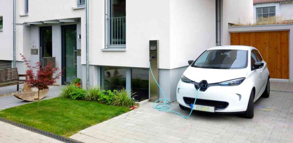 Reino Unido propone que los puntos de recarga para coches eléctricos se apaguen obligatoriamente durante los picos de demanda