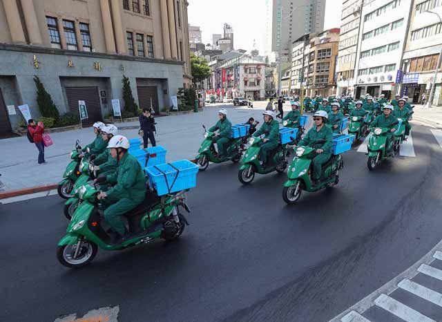 El servicio postal de Taiwán compra 1.627 scooters eléctricos para los trabajos de reparto