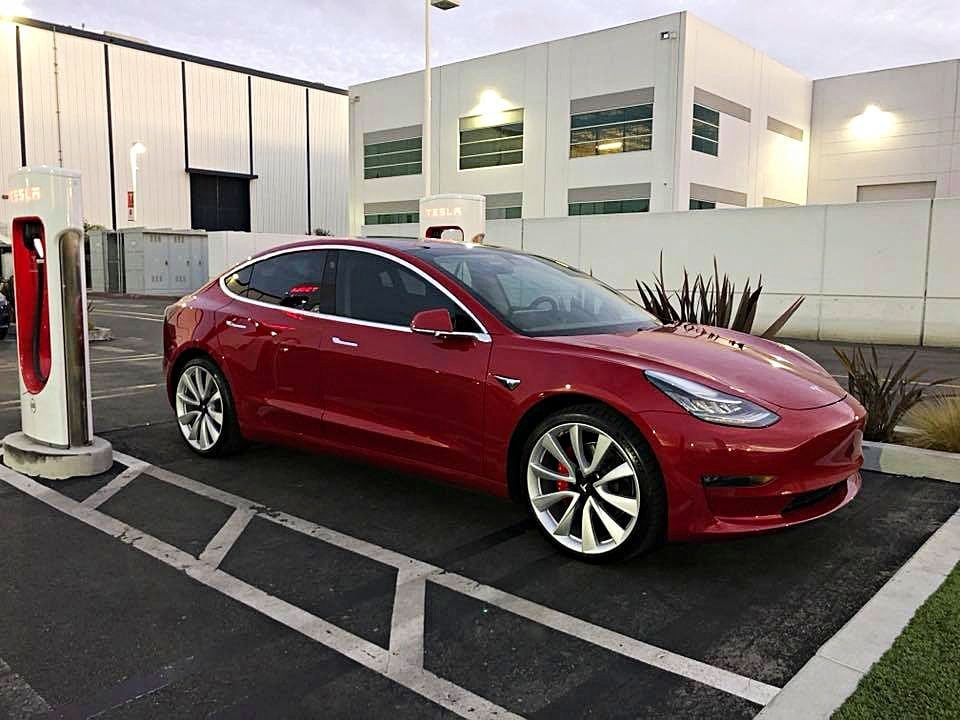 Avistado el primer Tesla Model 3 Dual Motors Performance