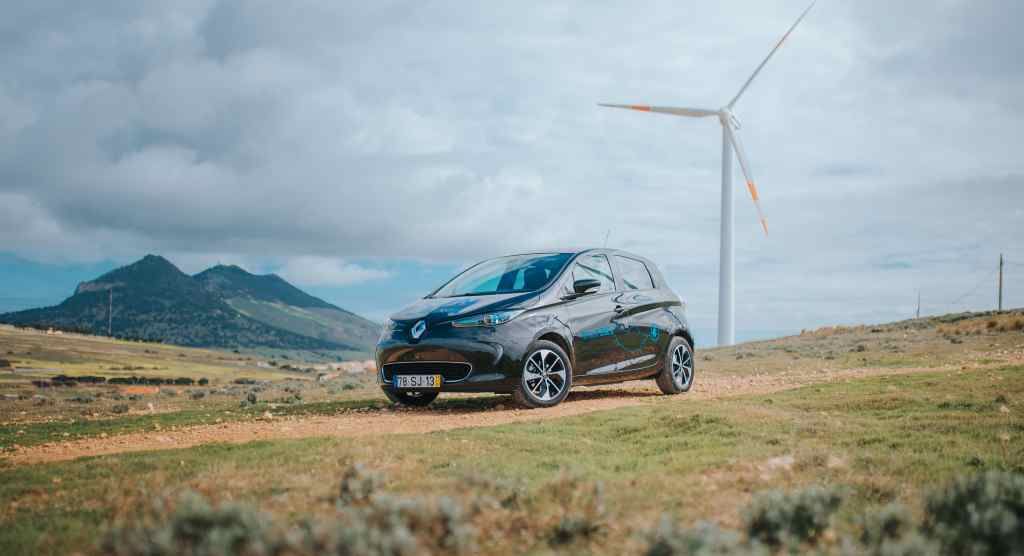 Renault crea en Portugal la primera isla inteligente: coches eléctricos, almacenamiento de energía estacionaria, recarga inteligente y V2G