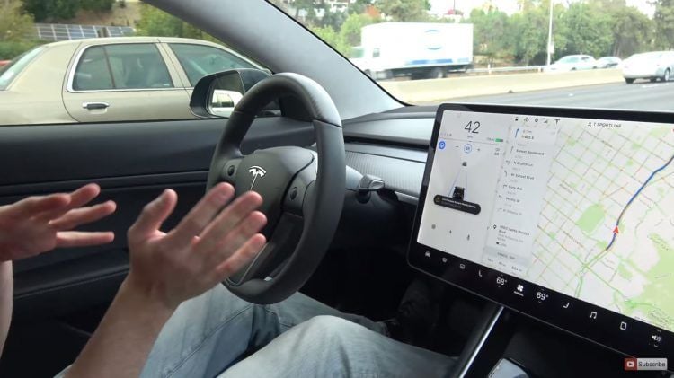 Los usuarios ya están probando la beta de la última actualización del Autopilot 2 de Tesla