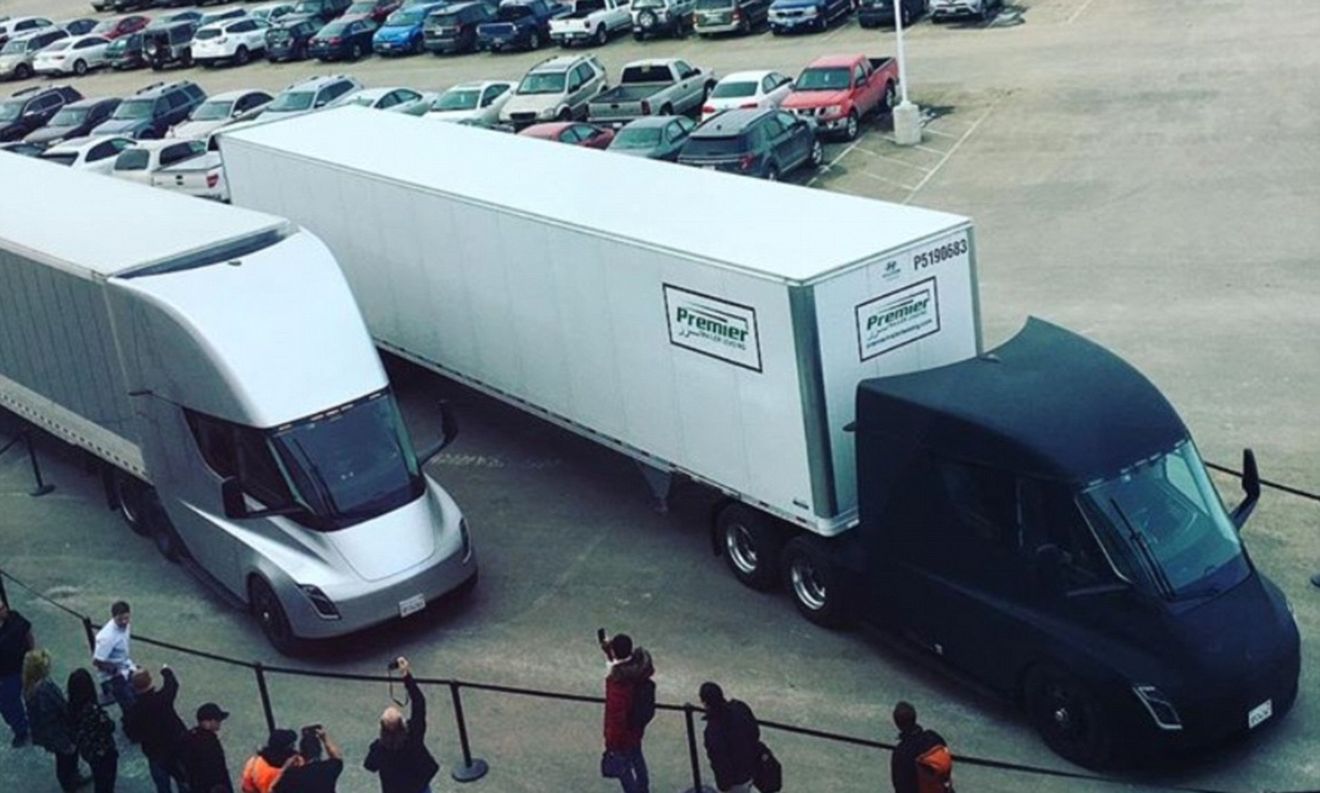 El Tesla Semi realiza su primer transporte de mercancía entre la Gigafábrica y Fremont