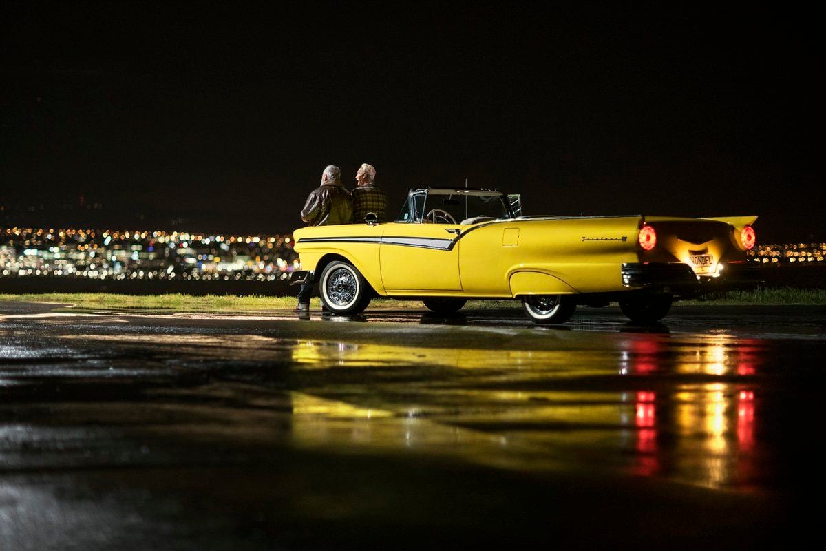 Este precioso Ford Fairlane de 1957 llamado Evie ha sido transformado en un coche 100% eléctrico