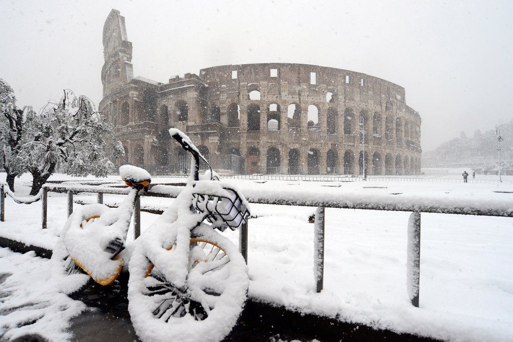 Roma se plantea prohibir la circulación de coches diésel en el centro a partir de 2024