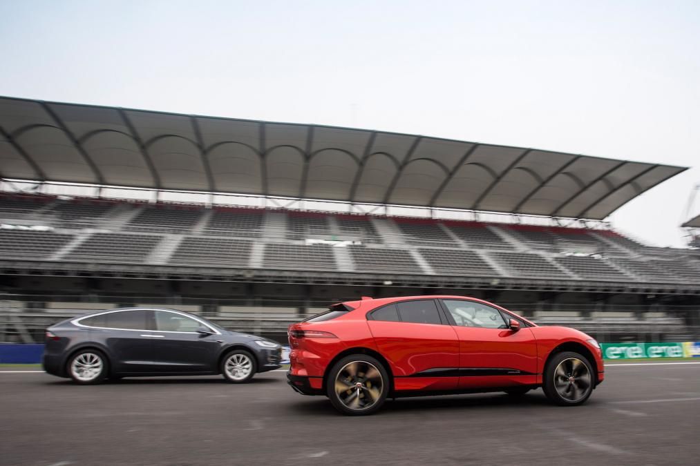 El Jaguar i-Pace inicia sus ventas, y se anota una victoria simbólica al superar al Tesla Model X en Francia