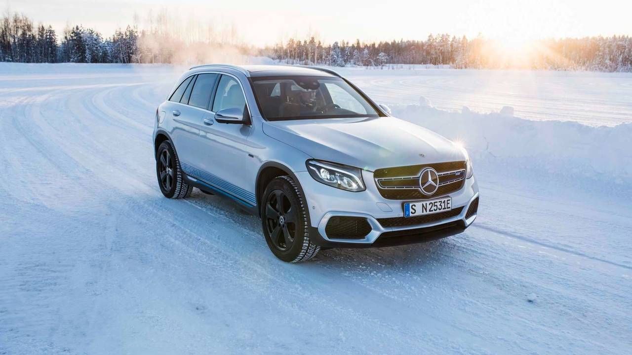 Mercedes-Benz lanza al mercado el primer vehículo híbrido con pila de combustible de hidrógeno