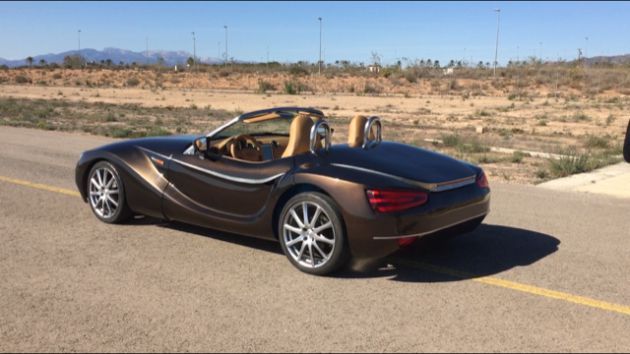 Un profesor murciano crea su propio coche eléctrico