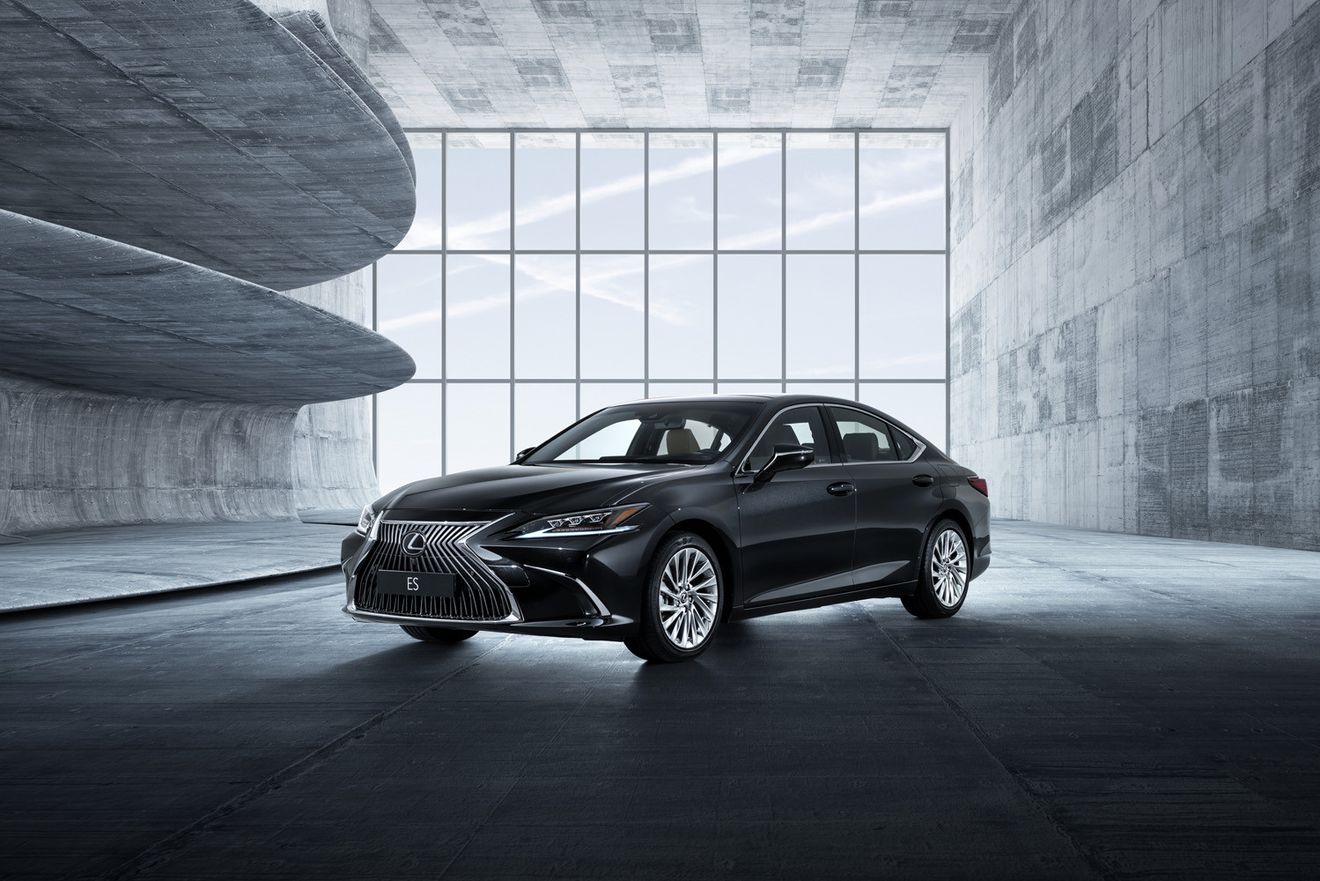 El Lexus ES 300h es un sedán híbrido que tras años de espera por fin llegará a España