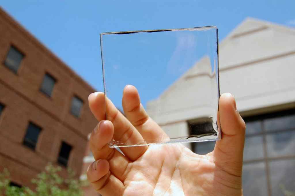 Este proceso permite convertir cualquier superficie de cristal en un panel solar