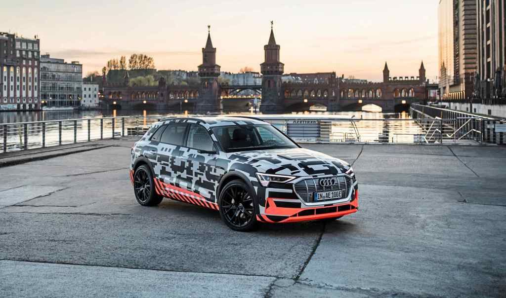 El Audi etron tendrá 400 kilómetros de autonomía WLTP, recarga rápida a 150 kW y acelerada a 22 kW