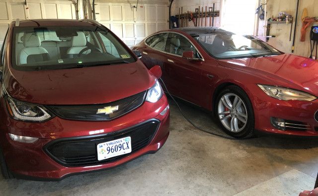 Un aficionado explica por qué cambió su Chevrolet Bolt por un Tesla Model S