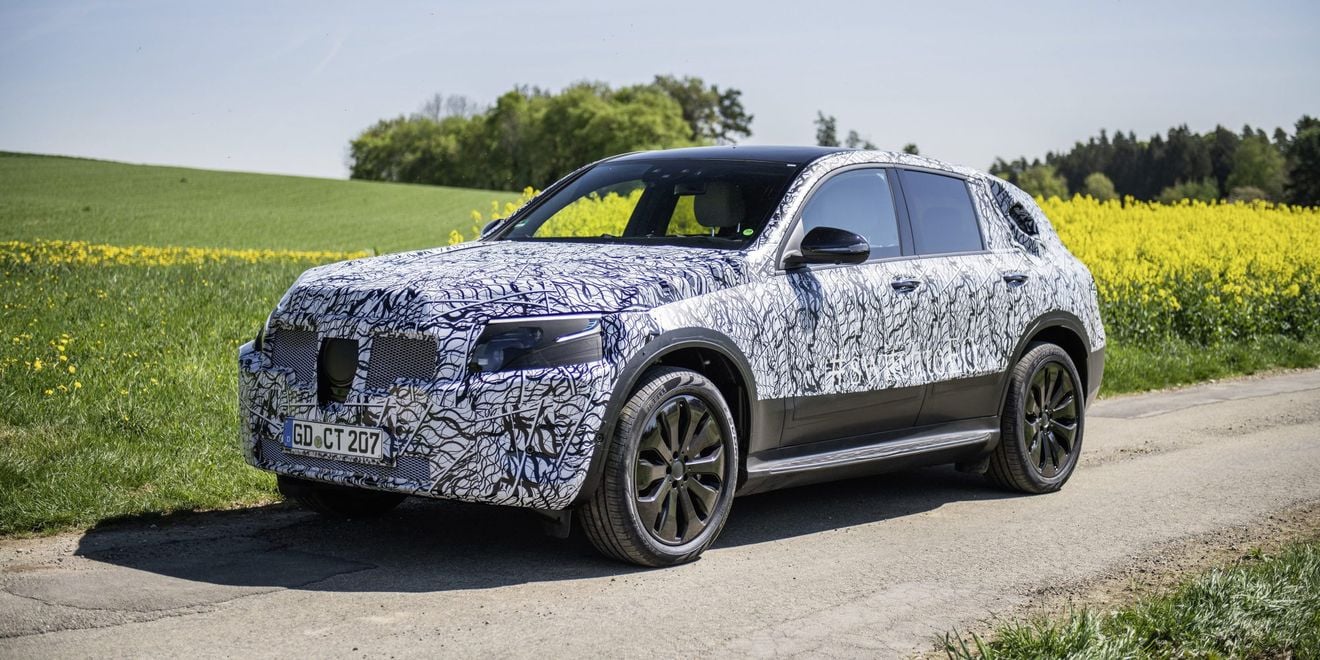 Primera prueba del Mercedes-Benz EQ C: nuevos e interesantes detalles del SUV 100% eléctrico, que verá la luz en septiembre