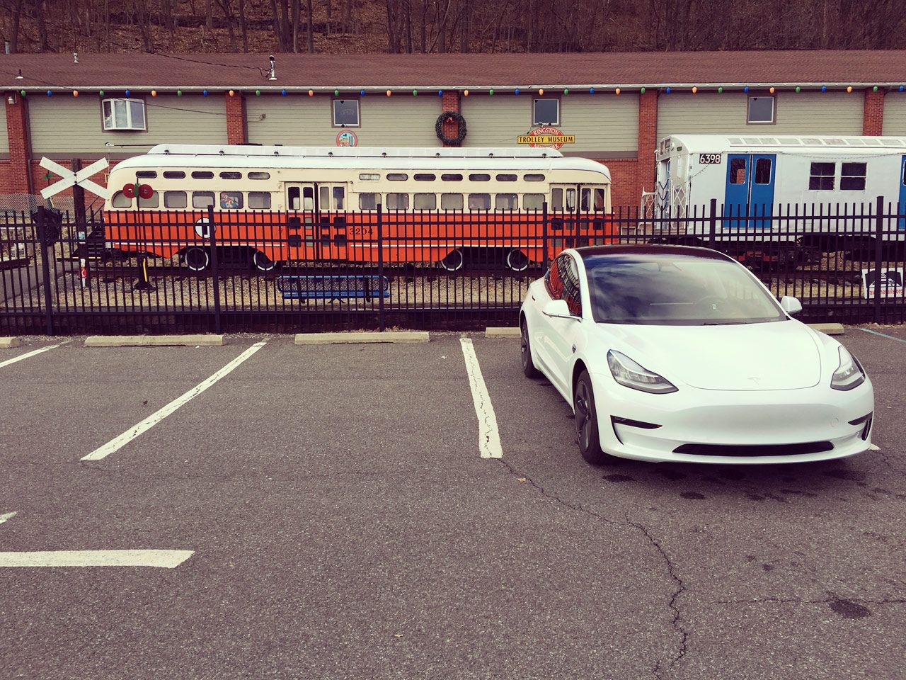 Prueba Tesla Model 3: parte 2. Autonomía, sensaciones de conducción y Autopilot (Vídeo)