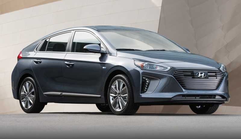 El Hyundai IONIQ recibirá una renovación de su equipamiento este verano