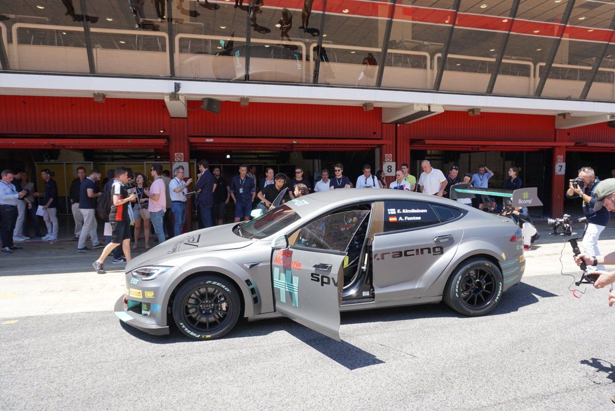 Electric GT entrega el primer Tesla Model S P100D preparado para la competición