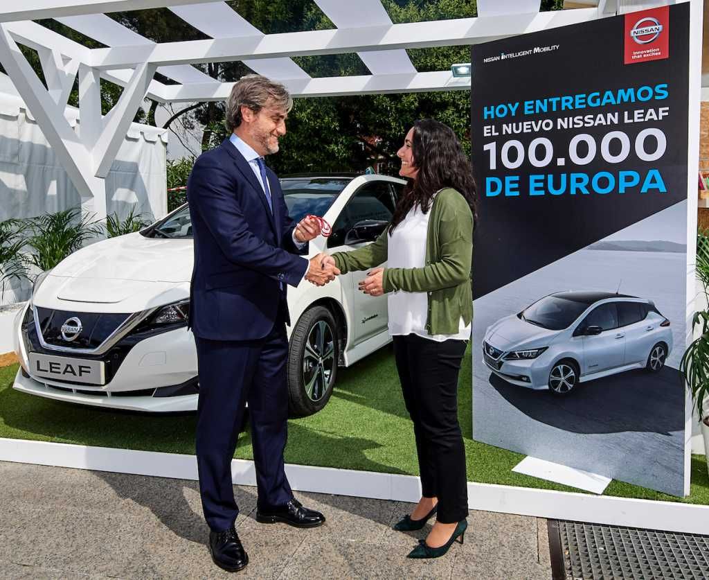 Gracias a las ayudas y los fuertes descuentos de la marca, el Nissan LEAF en Francia está disponible desde apenas 16.990 euros