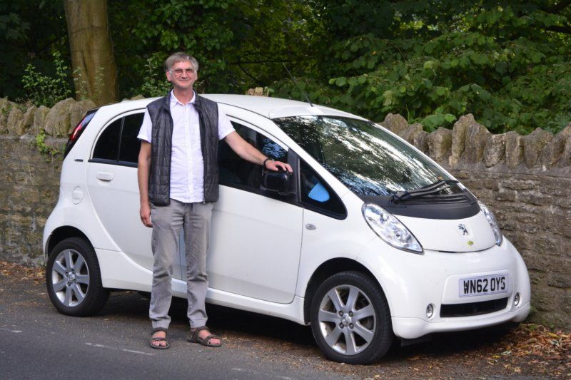 ¿Se puede hacer un viaje de larga distancia en un coche eléctrico de poca autonomía como el Peugeot iOn?