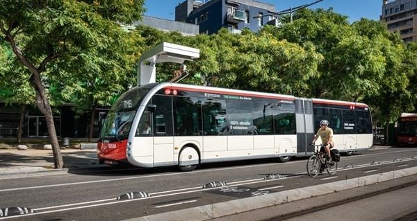 Barcelona recibirá más de 100 nuevos autobuses eléctricos e híbridos