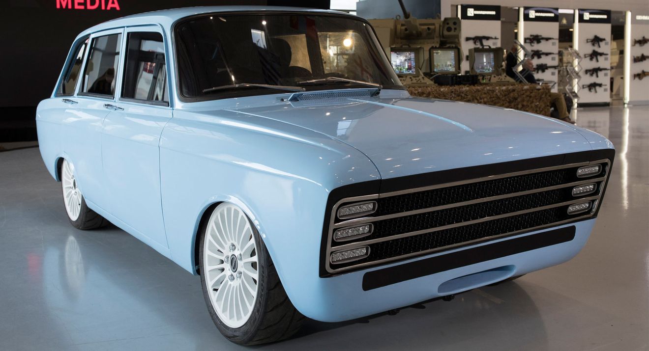 Kalashnikov CV-1: el fabricante de armas ruso quiere lanzar un coche eléctrico de estética retro para competir con el Tesla Model 3