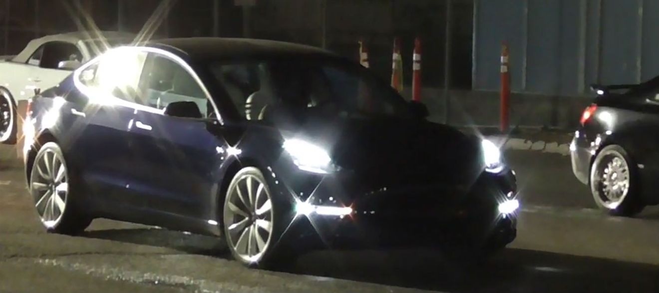 El misterioso Tesla Model 3 que arrasa en las carreras callejeras nocturnas de San Diego