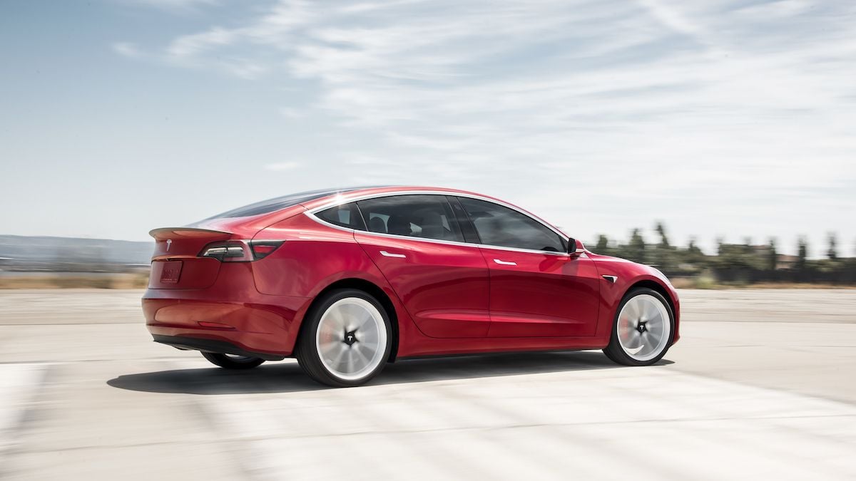 El Tesla Model 3 ha desbancado al Toyota Prius como coche «eco» de referencia