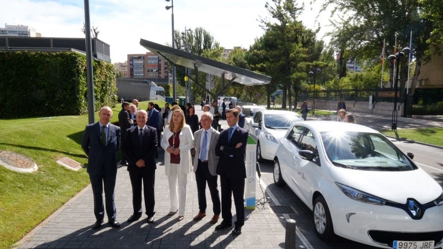 Castilla y León aprueba un plan de ayudas de hasta 4.000 euros por la compra de un coche eléctrico