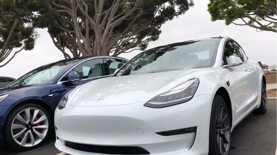 ¿Merece la pena un Tesla Model 3 Performance frente a un Long Range?