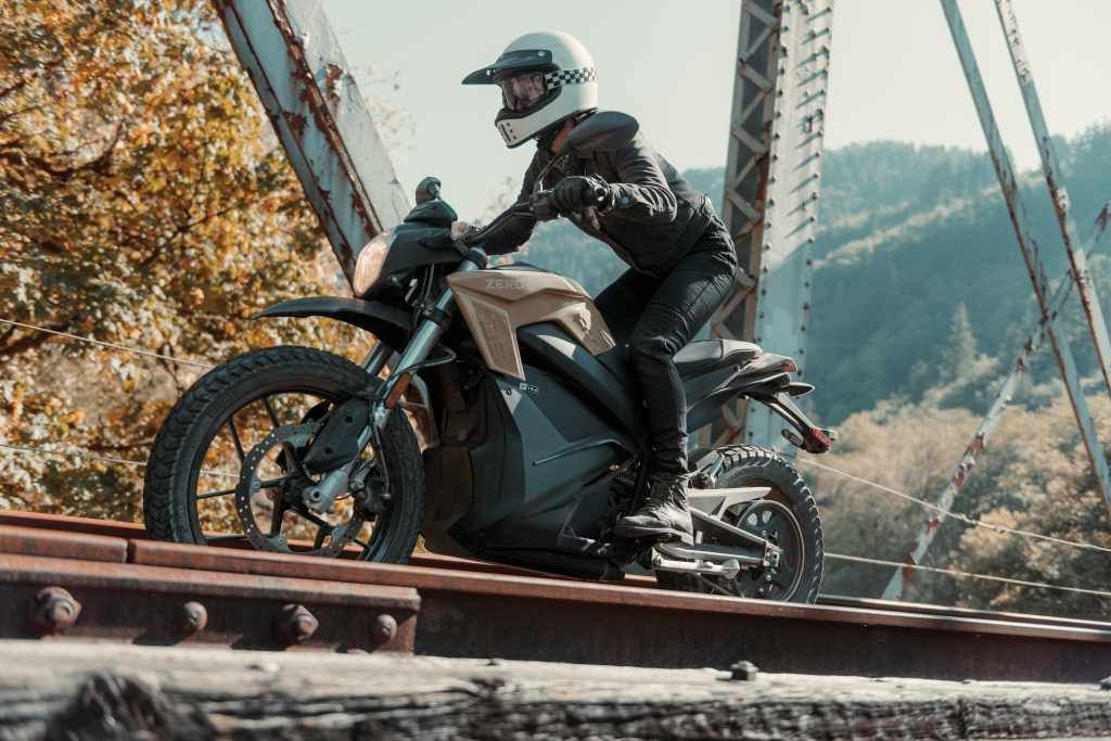 Zero Motorcycles presenta su gama 2019 de motos eléctricas. Más potencia, nuevo diseño...