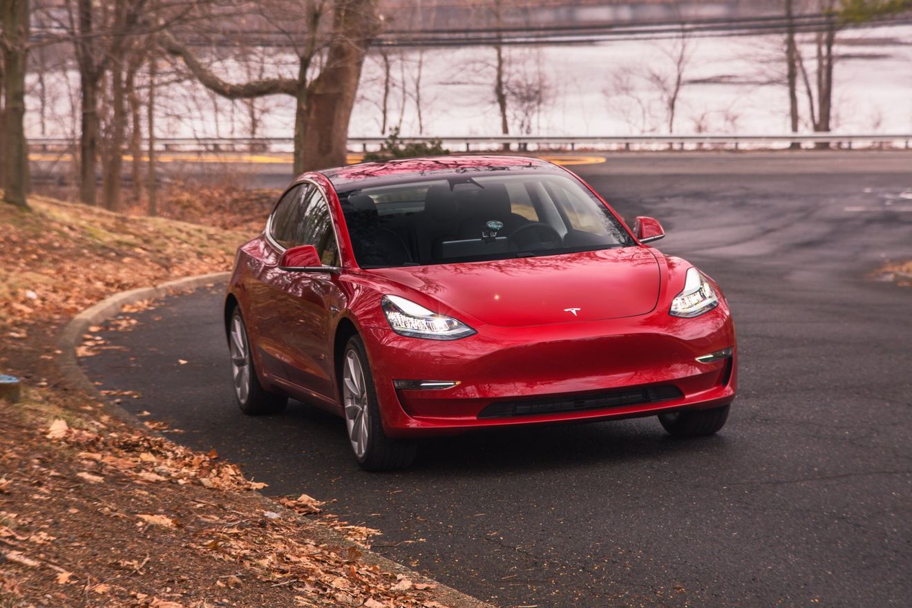 Tesla mejorará la calidad de sus coches gracias a un sistema de ensamblaje con sujeción inteligente patentado