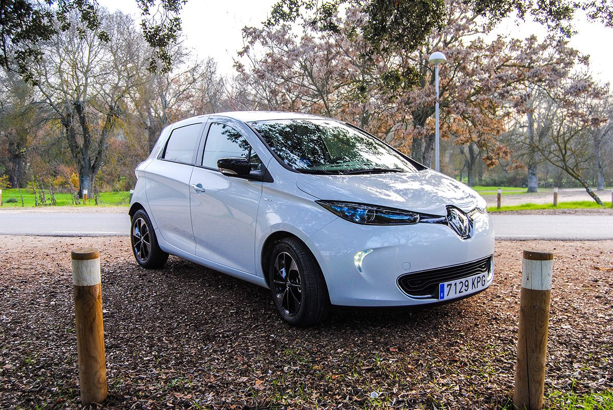 Chollo a la vista. El Renault ZOE ZE 40 de ocasión ya baja de los 14.000 euros, con batería en propiedad