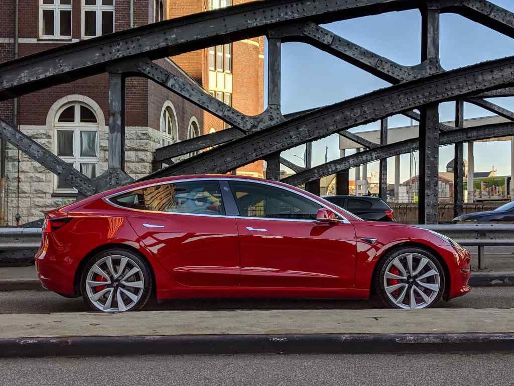 Confirmados los precios del Tesla Model 3 en España. Long Range Dual Motor: 59.100 euros. Apertura de pedidos y la autonomía WLTP