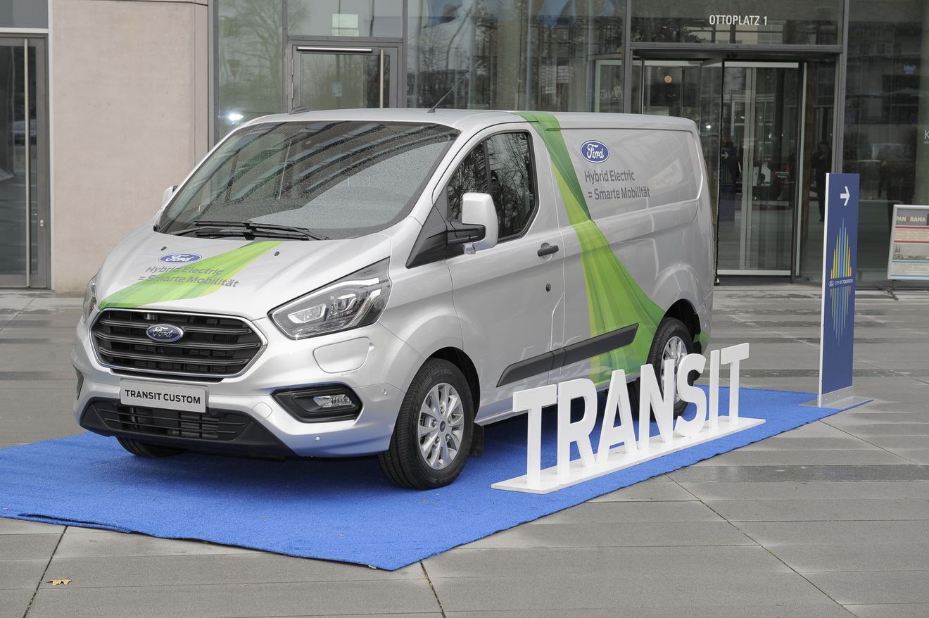 Continúan las pruebas de la Ford Transit Custom híbrida enchufable, que comenzará su producción en 2019