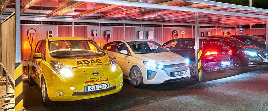 ADAC prueba los diferentes cargadores para coches eléctricos, y concluye que lo barato puede salir muy caro