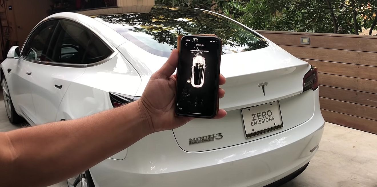 Comienzan a aparecer en YouTube los primeros vídeos del Summon Mejorado de Tesla en acción