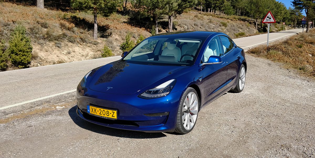 El Tesla Model 3 llega a las 1.000 unidades entregadas en España, y ya es el coche eléctrico más vendido en el acumulado del año