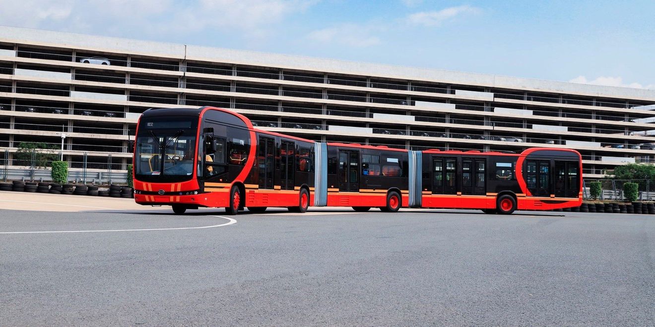 Conoce el nuevo BYD K12A, el autobús eléctrico más largo del mundo