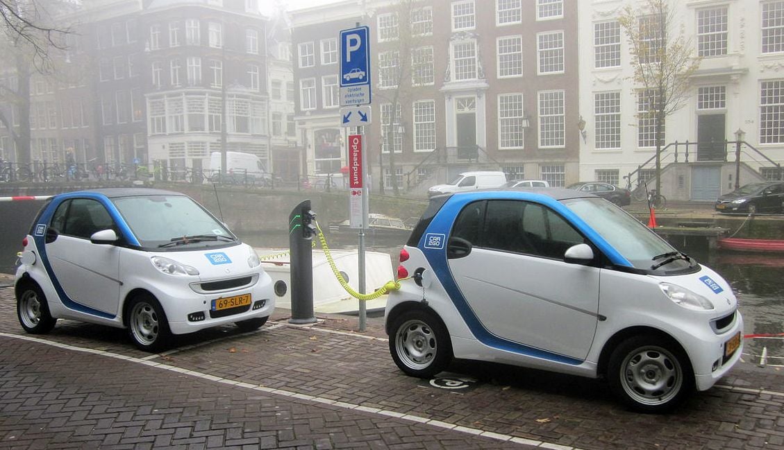 Ámsterdam prohibirá la circulación de todos los coches diésel y gasolina para 2030